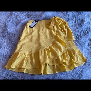 NWT. Vero Moda yellow summer skirt, XS. Never been worn.